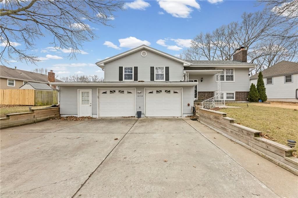 16704 Bradley Avenue — photo 2