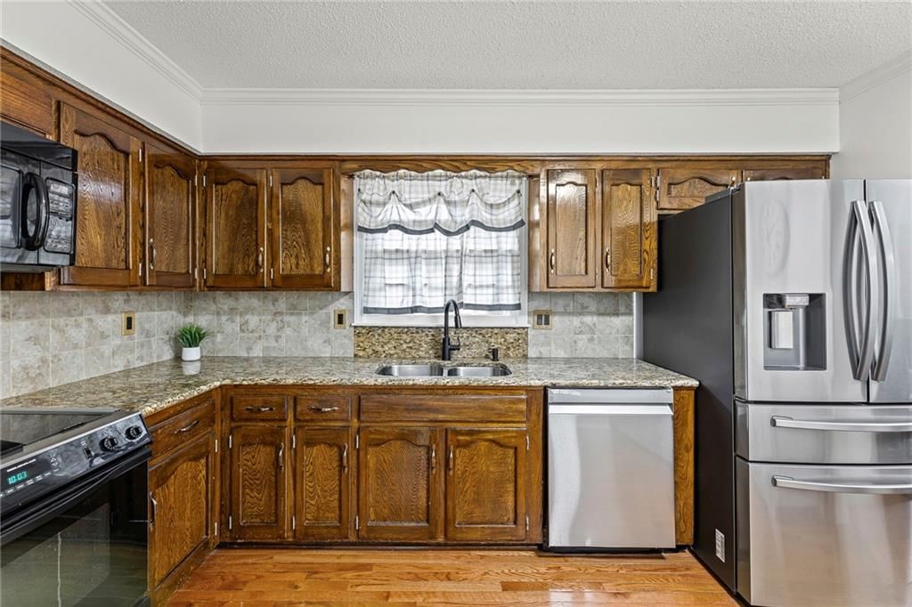 16704 Bradley Avenue — photo 4