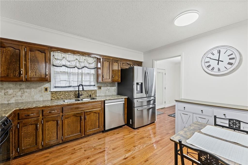 16704 Bradley Avenue — photo 5