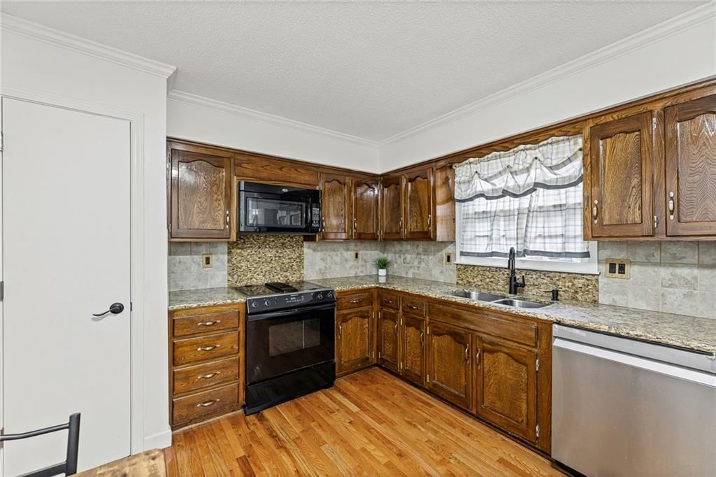 16704 Bradley Avenue — photo 7