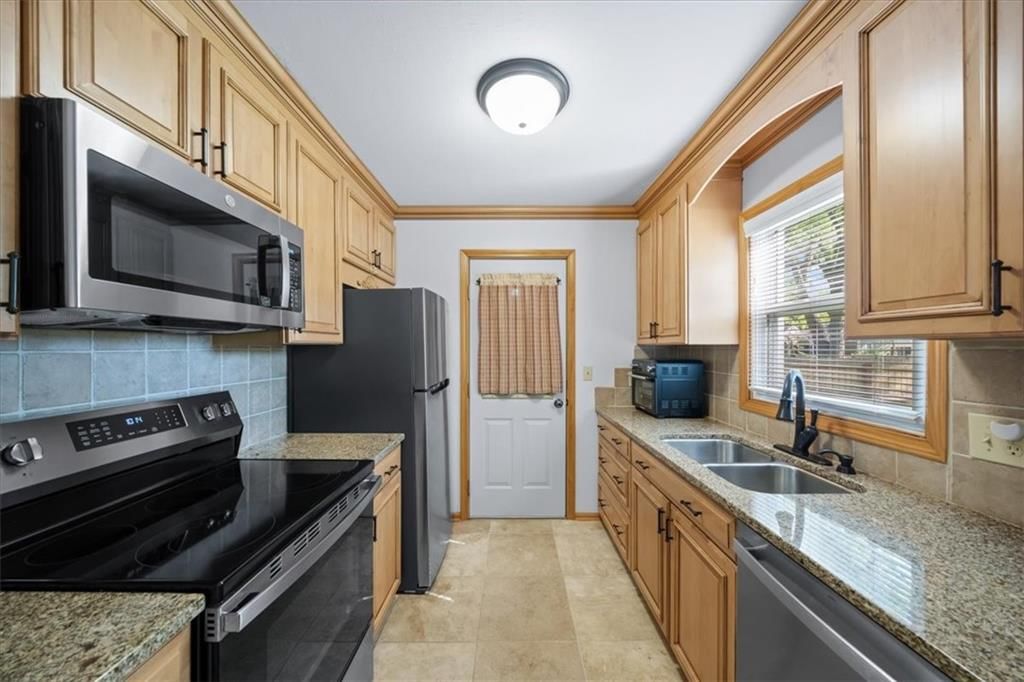 5321 Walmer Street — photo 8
