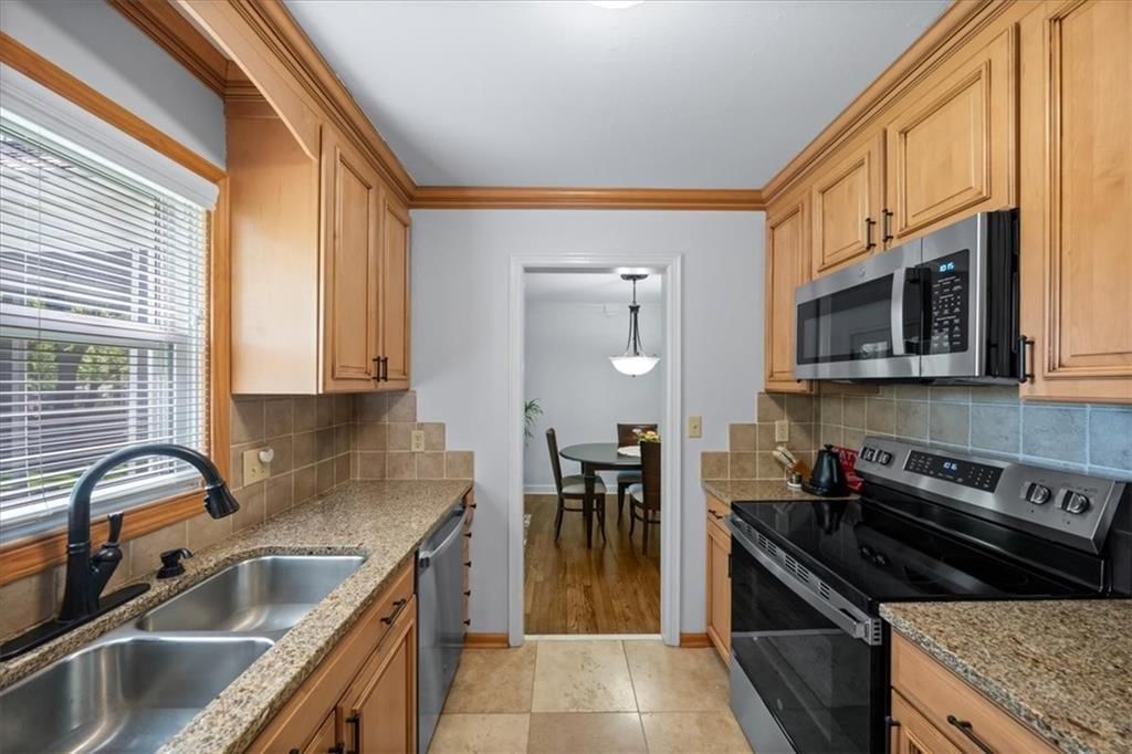 5321 Walmer Street — photo 10