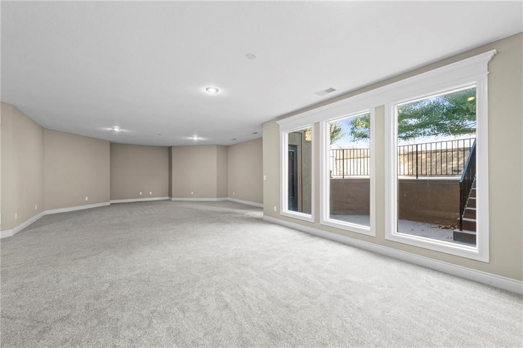 10321 N Revere Avenue — photo 43