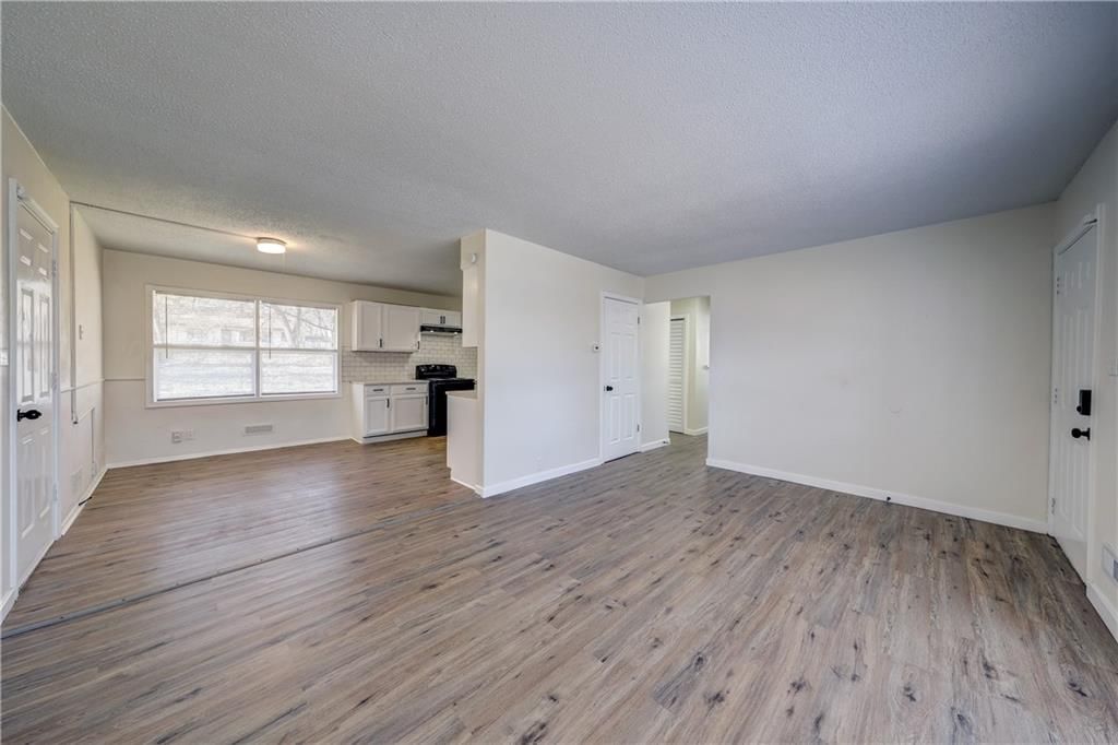 10800 Ewing Avenue — photo 9