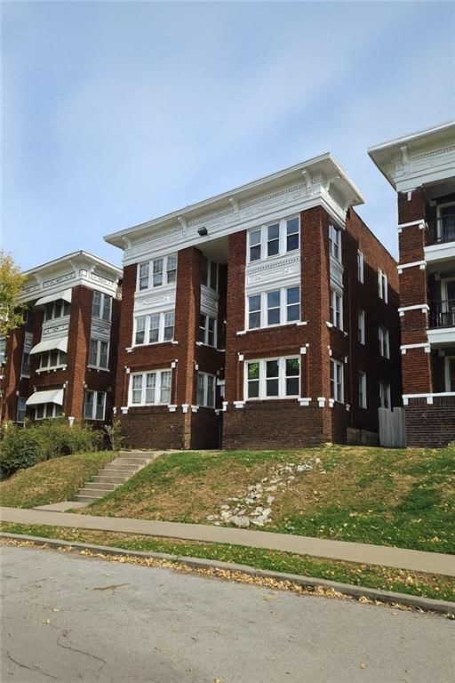 4121-4123 Walnut Street — photo 2