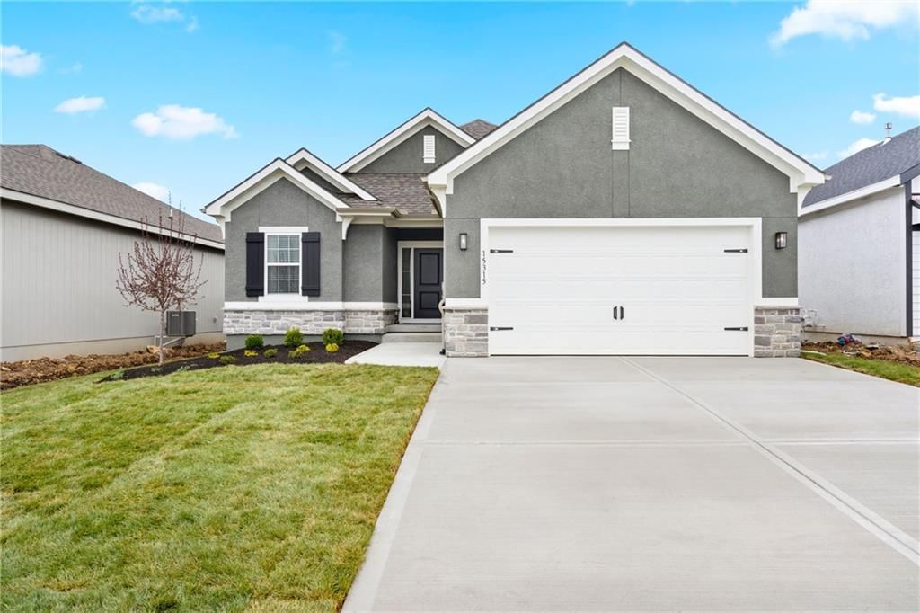 15301 W 173rd Terrace, Olathe, KS