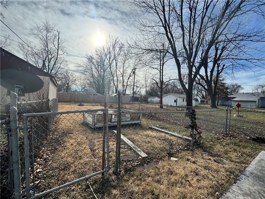 433 E 3rd Street — photo 21