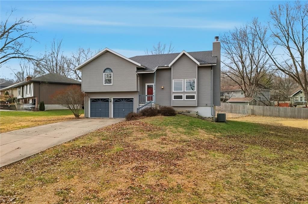 100 Lakeland Drive — photo 3