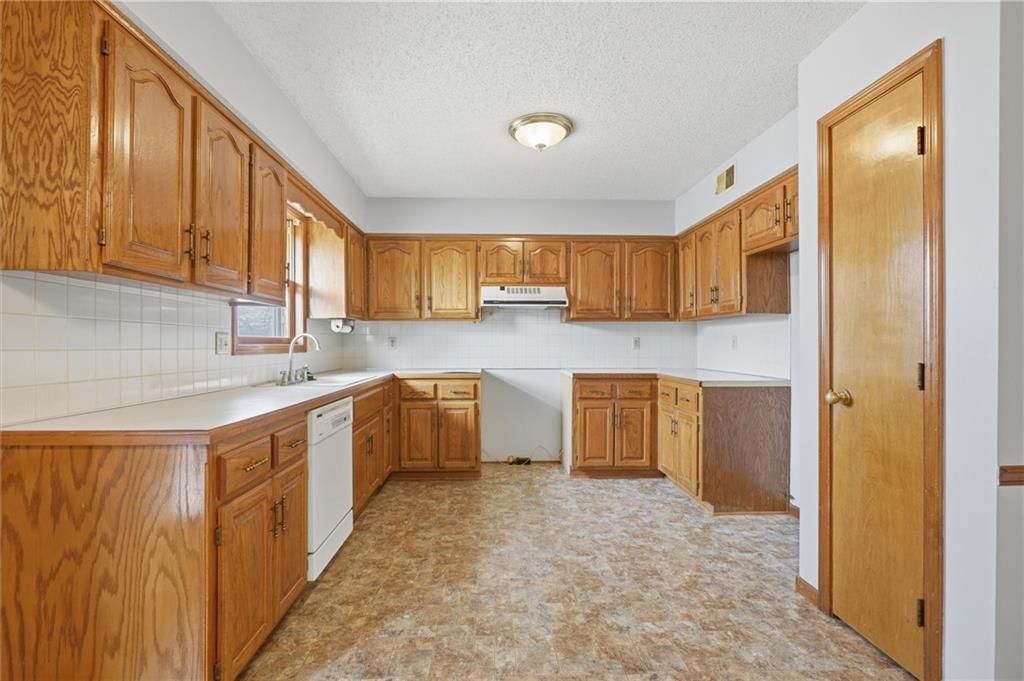 100 Lakeland Drive — photo 15