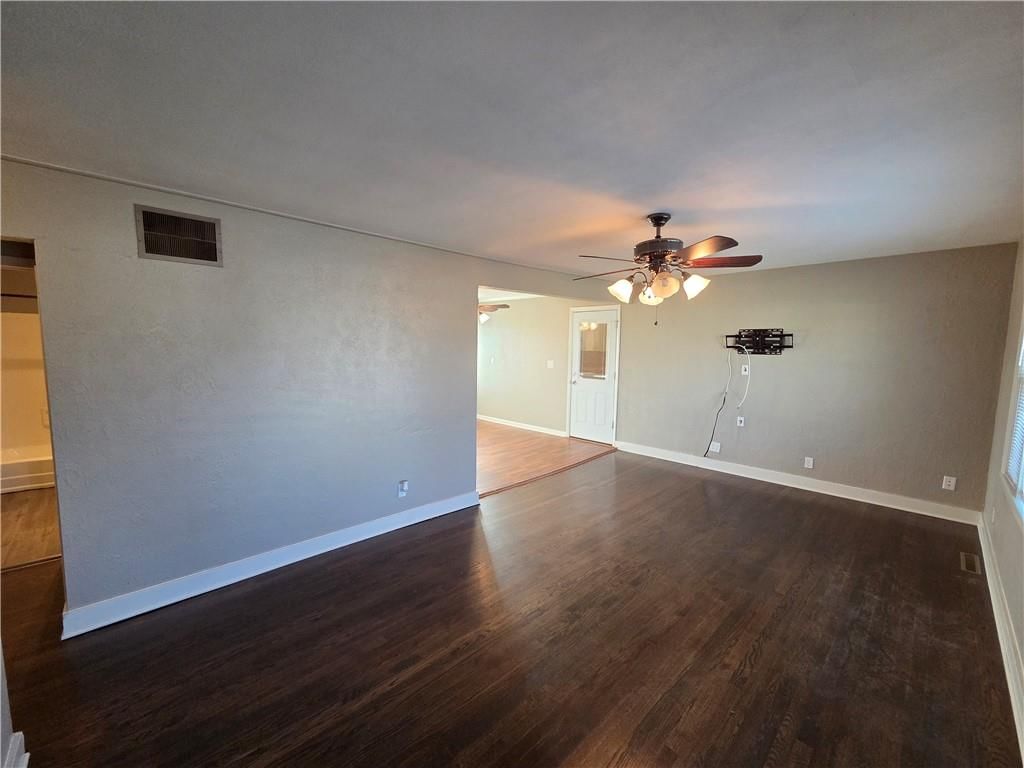 441 E 8th Street — photo 3