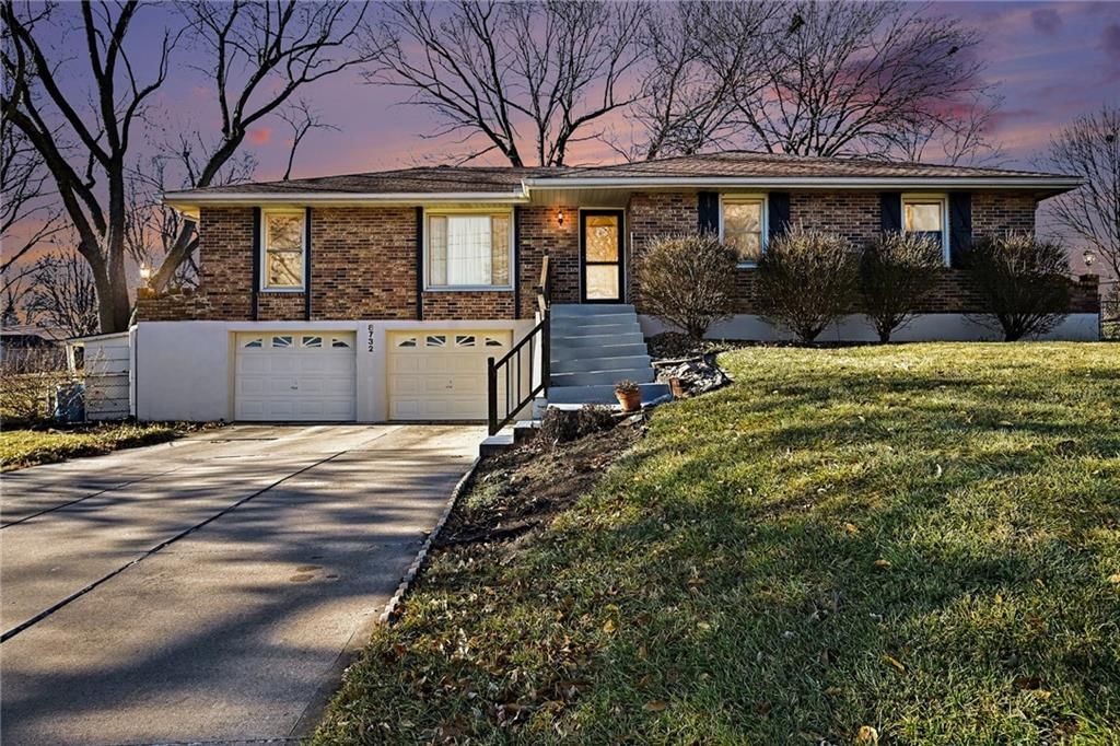 8732 Old Stagecoach Road, Kansas City, MO