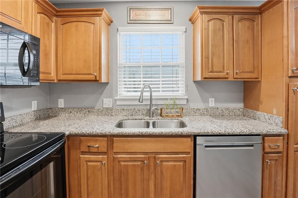 21089 Millridge Street — photo 8