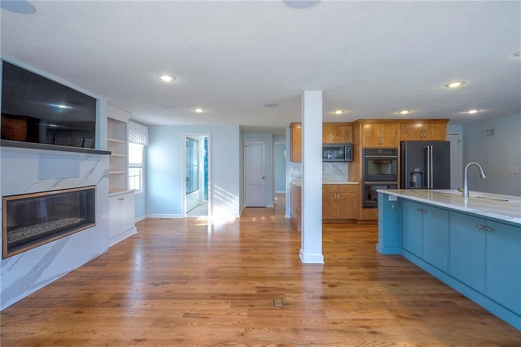 7475 Village Drive — photo 23