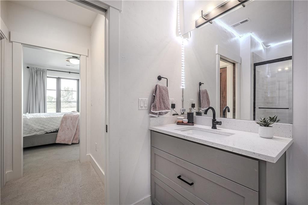8512 N Booth Avenue — photo 43