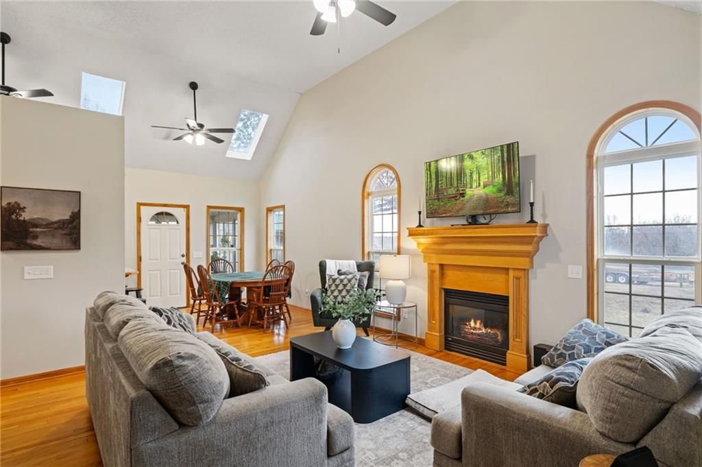 511 Santa Fe Drive — photo 3