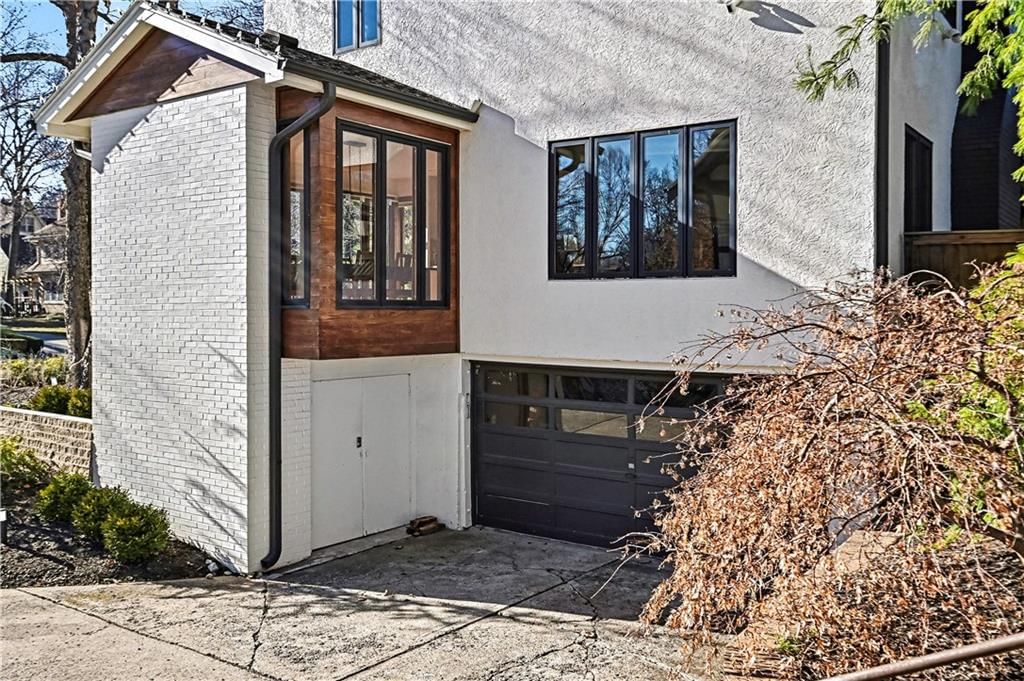 810 W 57th Street — photo 13