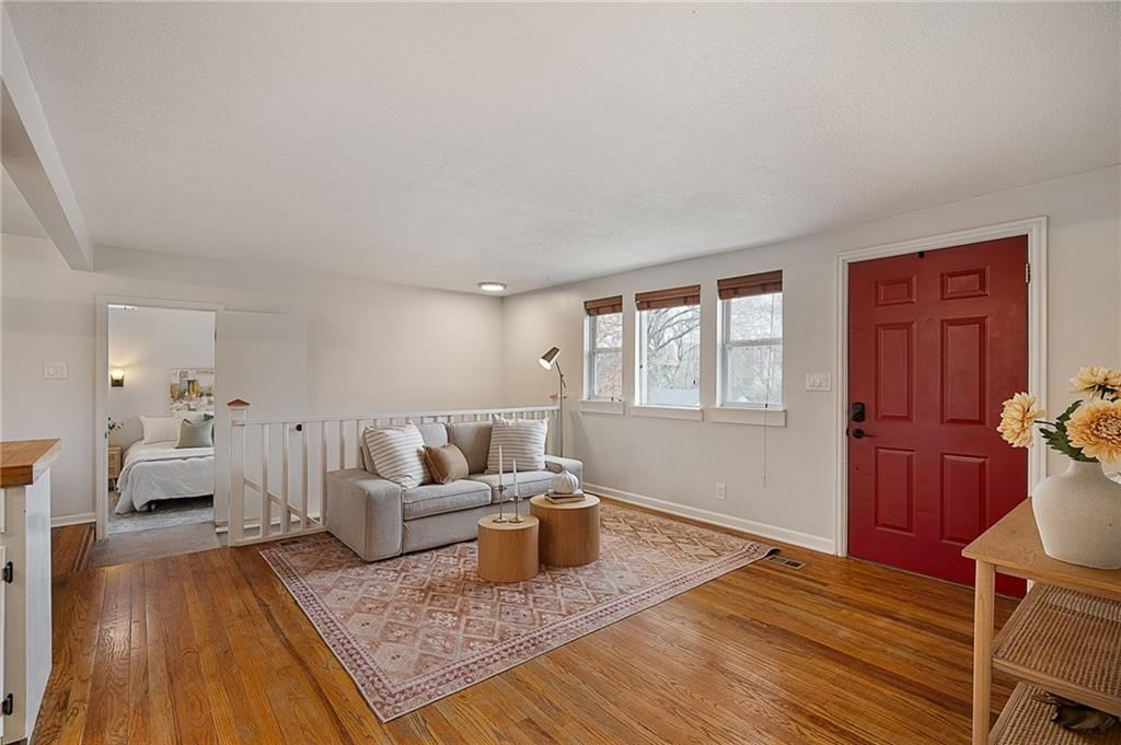 8656 Sleepy Hollow Road — photo 4