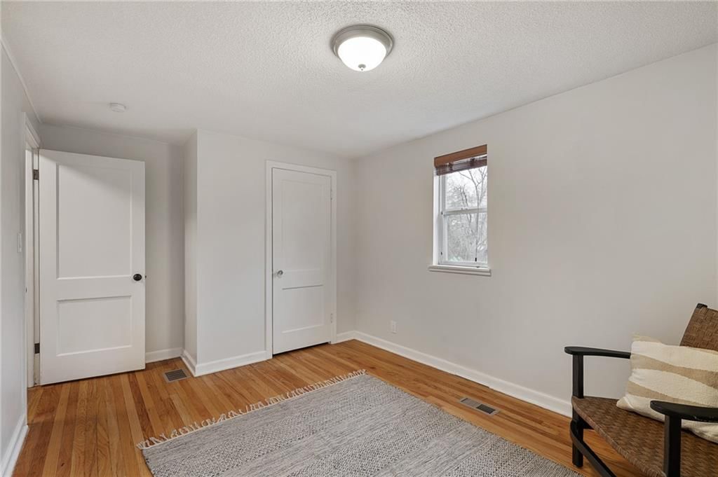 8656 Sleepy Hollow Road — photo 15