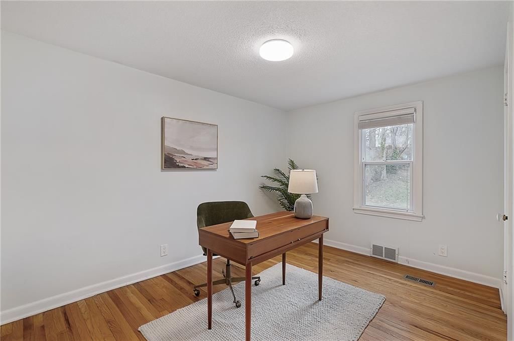 8656 Sleepy Hollow Road — photo 17