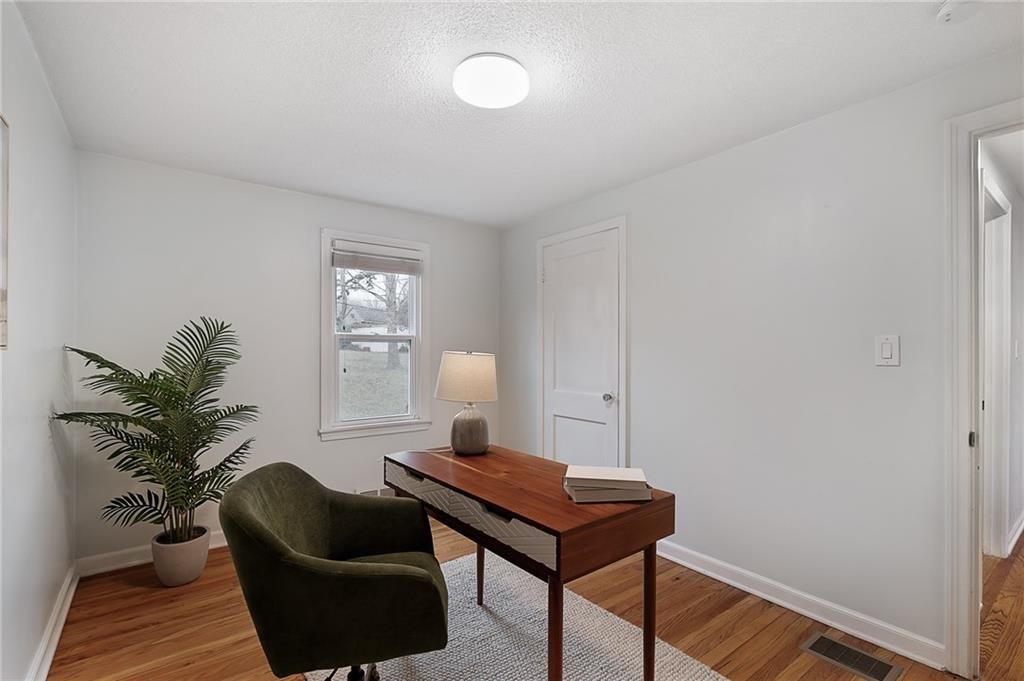 8656 Sleepy Hollow Road — photo 18