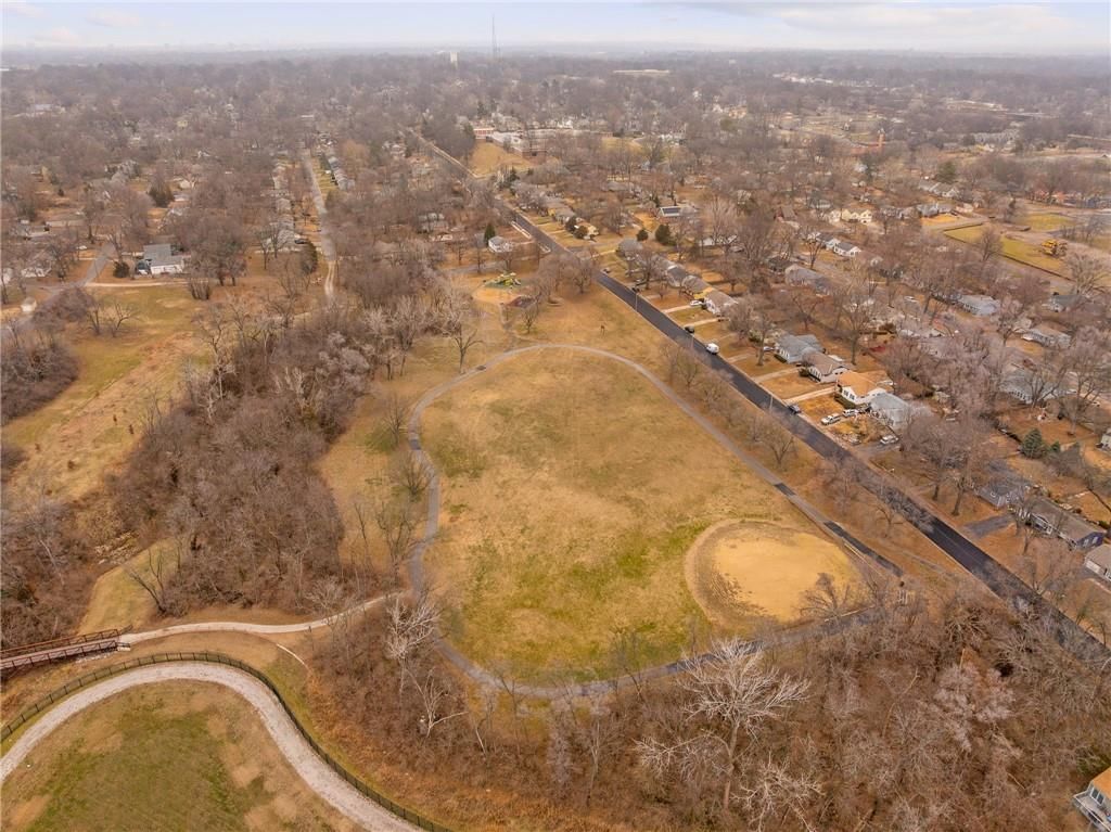 8656 Sleepy Hollow Road — photo 32