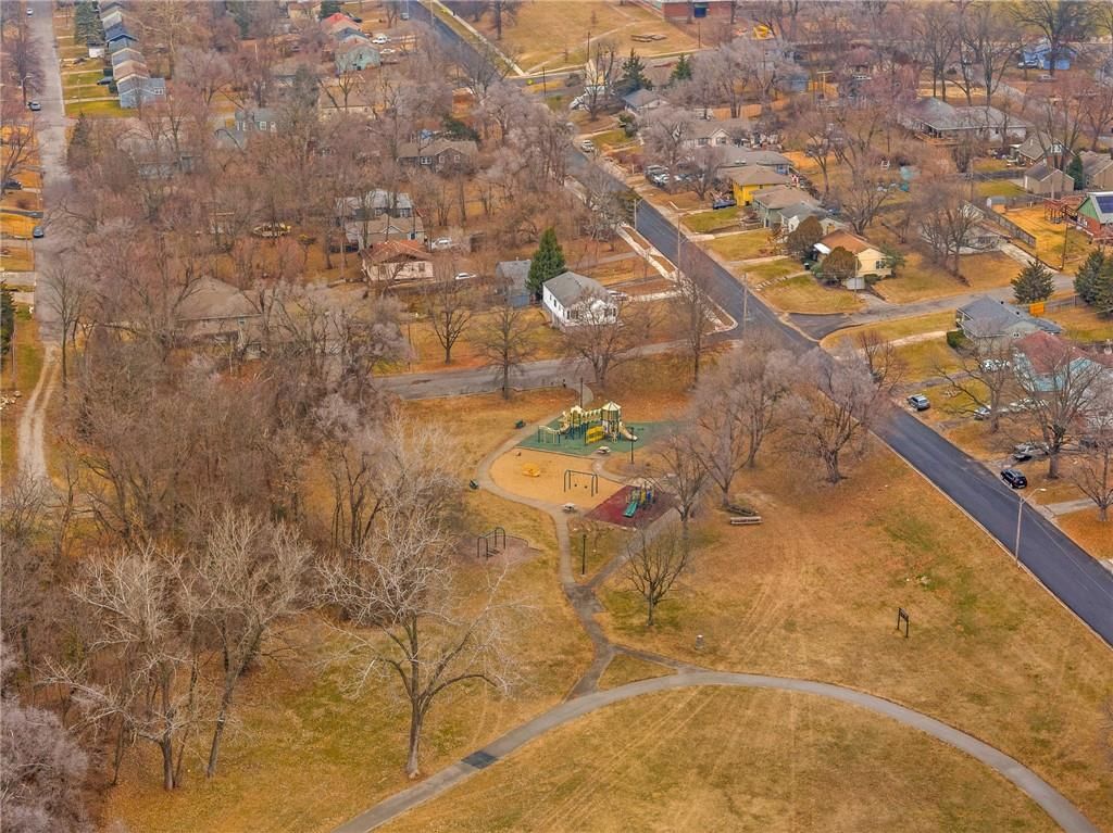 8656 Sleepy Hollow Road — photo 33