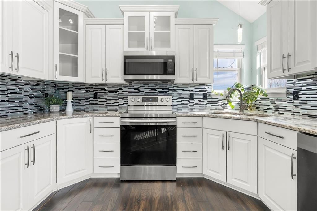 559 E Apache Street — photo 23