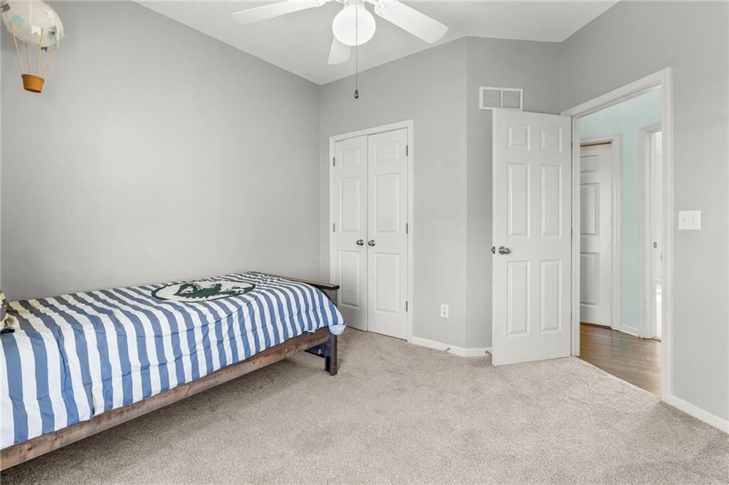 559 E Apache Street — photo 27