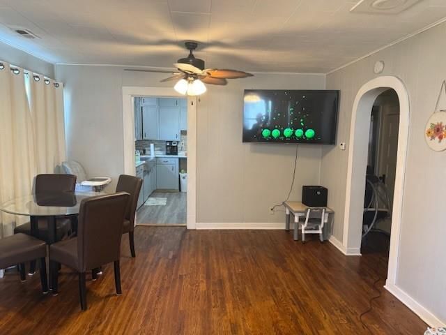 207 S Connecticut Street — photo 3