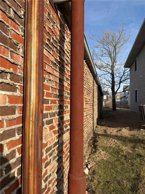 213-215 W 5TH Street — photo 21