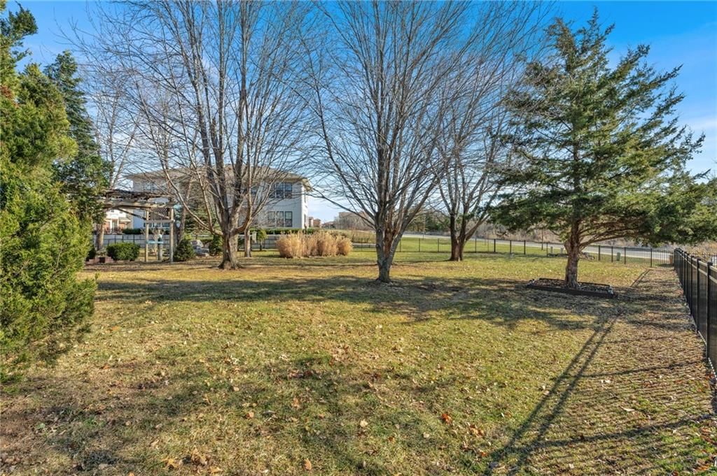 1522 Legend Trail Drive — photo 7