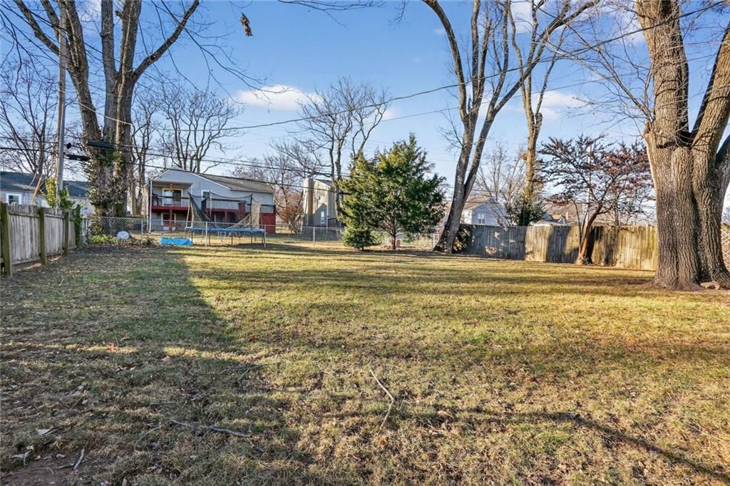 5622 Maple Street — photo 20