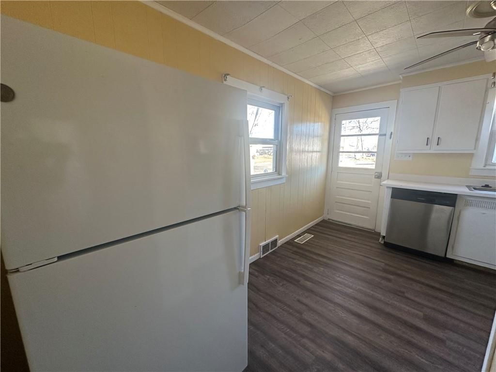 222 W Edwards Street — photo 6
