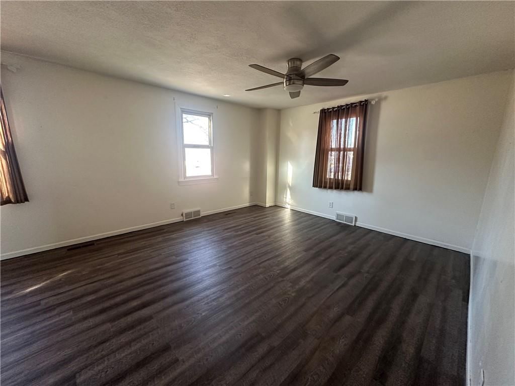 222 W Edwards Street — photo 9