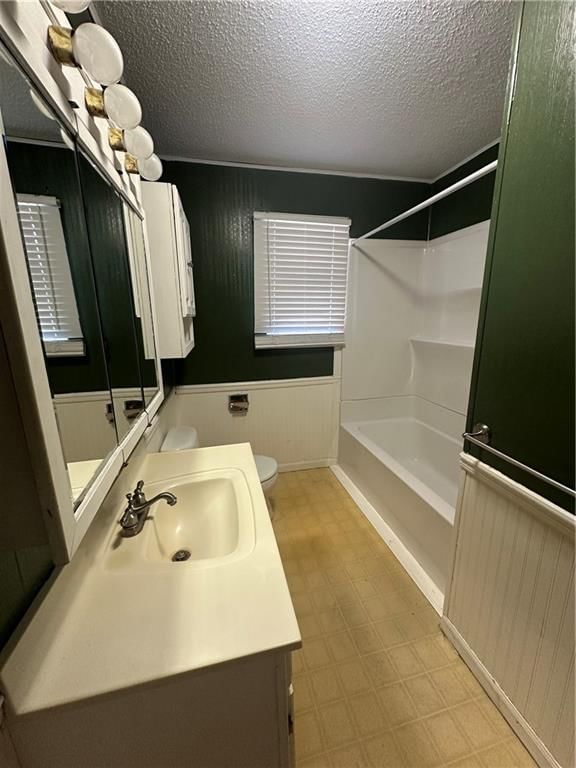 222 W Edwards Street — photo 14