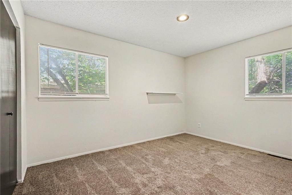 8430-8432 Kessler Street — photo 10
