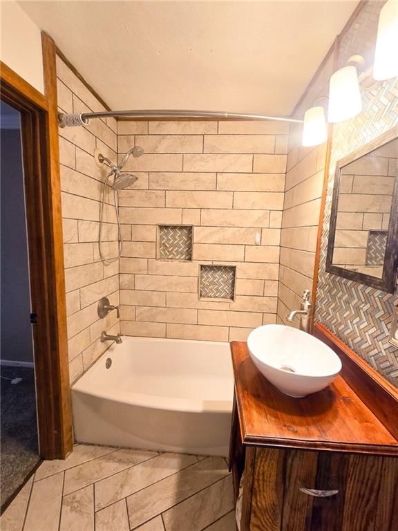 103 S Hyde Street — photo 14