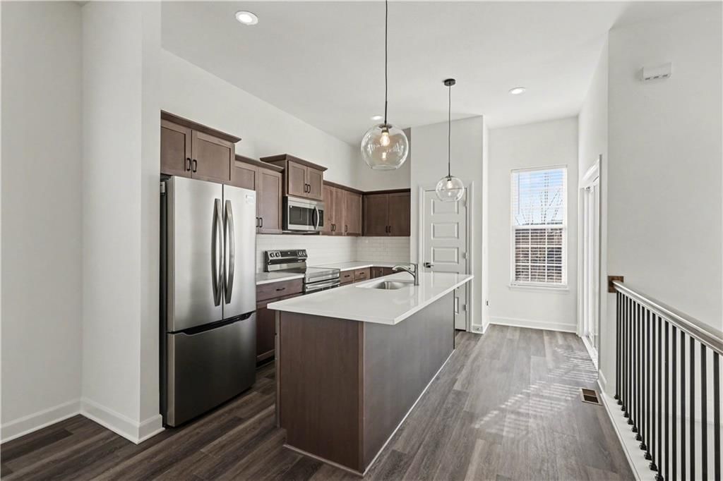 16166-16177 Fontana Street — photo 10