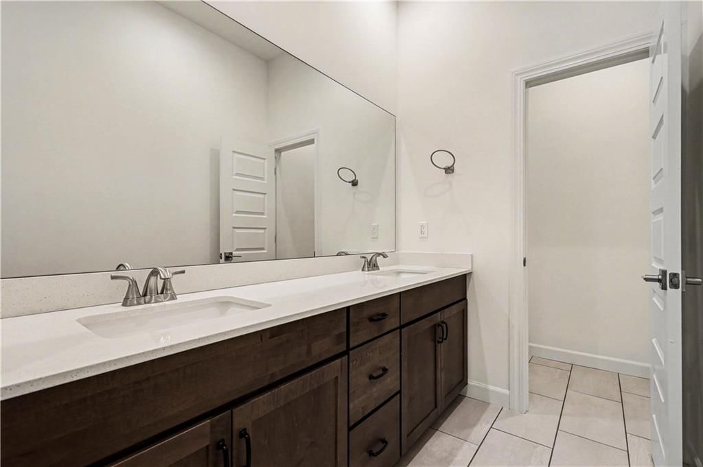 16166-16177 Fontana Street — photo 14