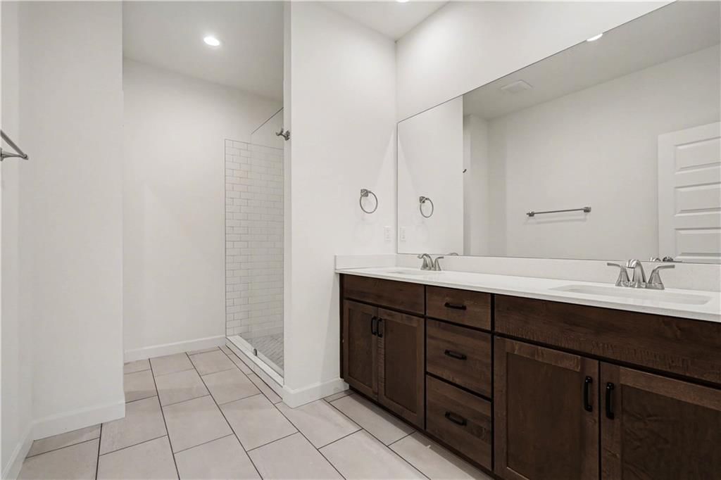 16166-16177 Fontana Street — photo 16