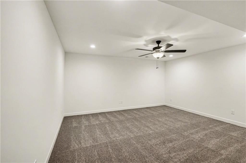 16166-16177 Fontana Street — photo 31