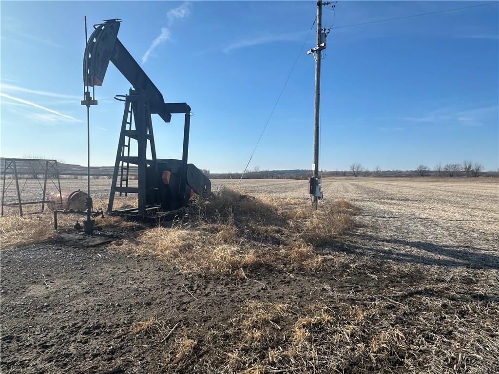 Atchison Holt Road — photo 18