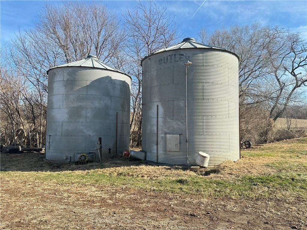 Atchison Holt Road — photo 27