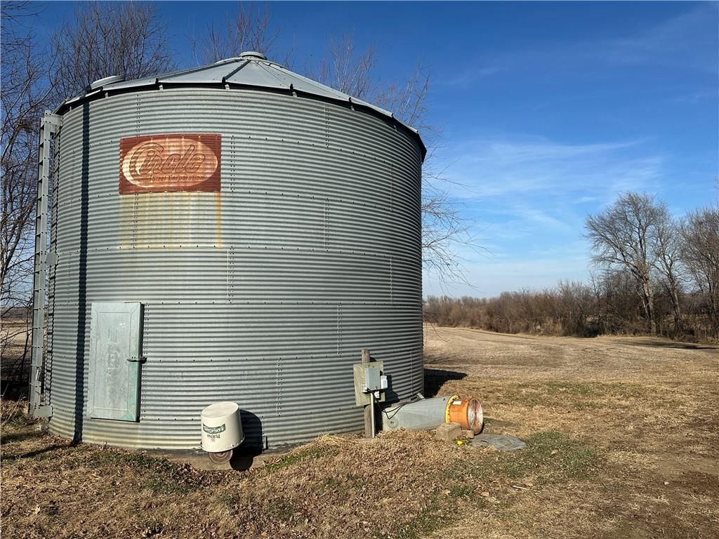 Atchison Holt Road — photo 28