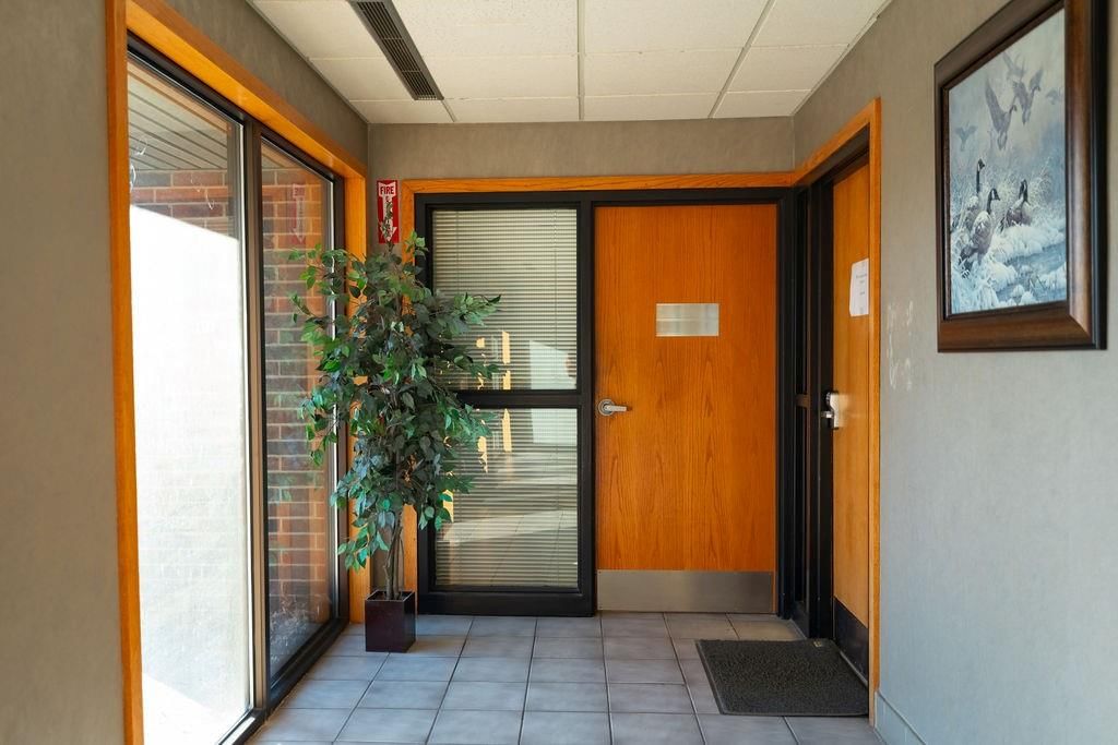 10801 W 87th Street — photo 2