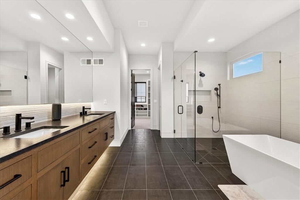 5818 N Lucerne Avenue — photo 33