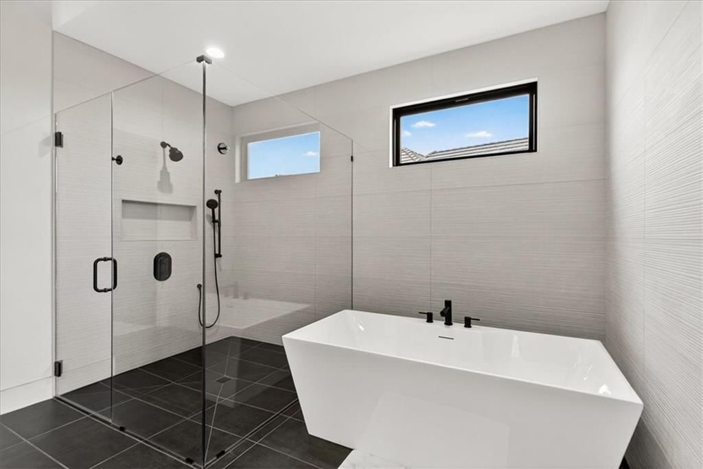 5818 N Lucerne Avenue — photo 34