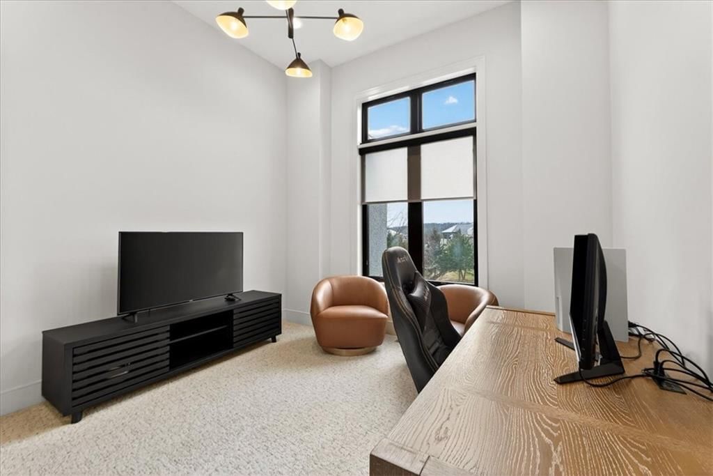 5818 N Lucerne Avenue — photo 47