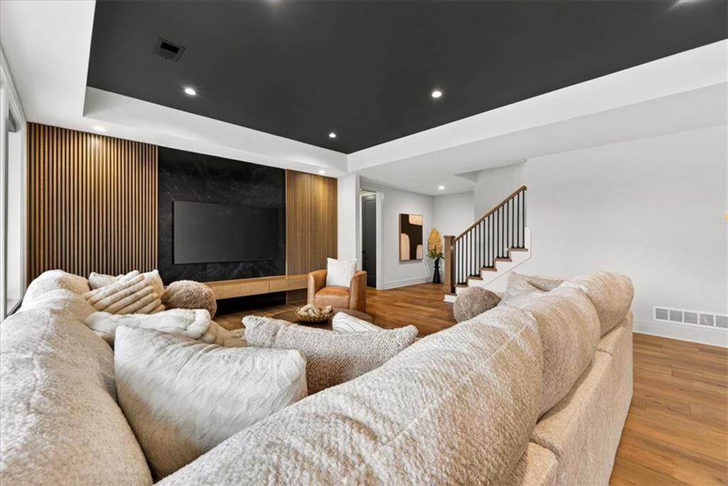 5818 N Lucerne Avenue — photo 55
