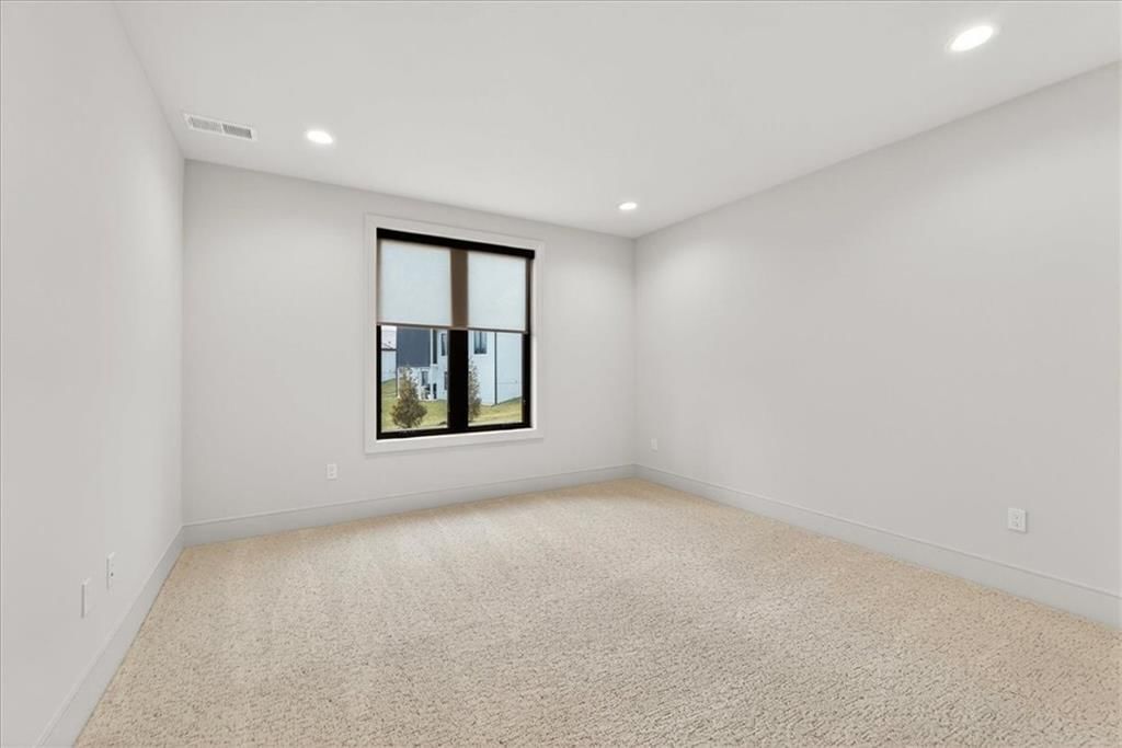 5818 N Lucerne Avenue — photo 70